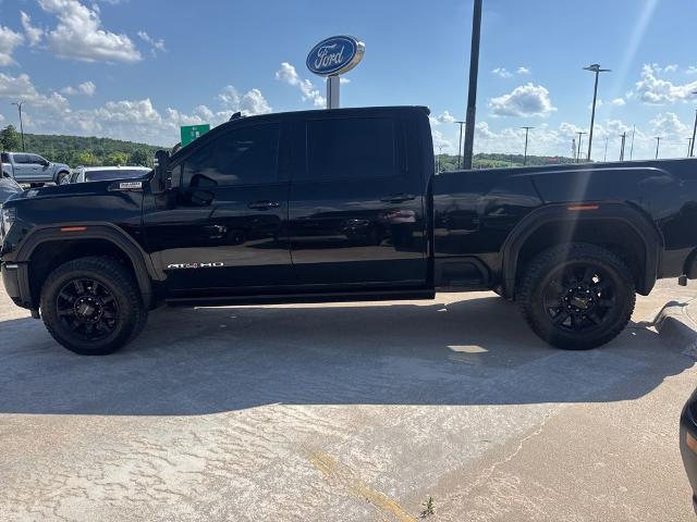 2024 GMC Sierra 2500HD 4WD Crew Cab Standard Bed AT4