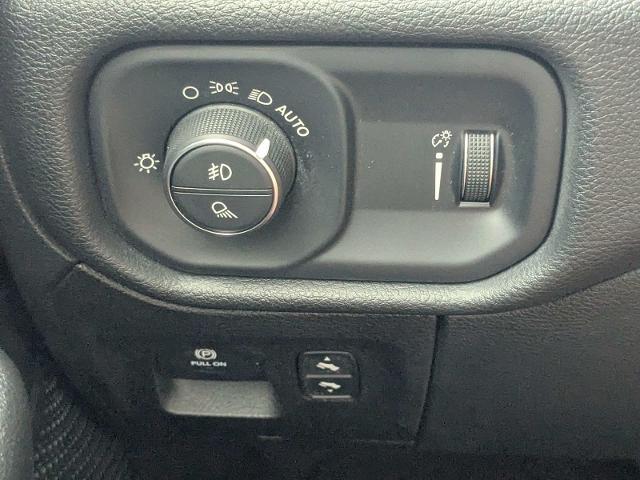 2022 Ram 1500 Big Horn Crew Cab 4x4 57 Box