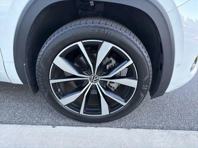 2024 Volkswagen Atlas 2.0T SEL Premium R-Line