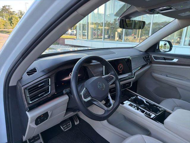2024 Volkswagen Atlas 2.0T SEL Premium R-Line