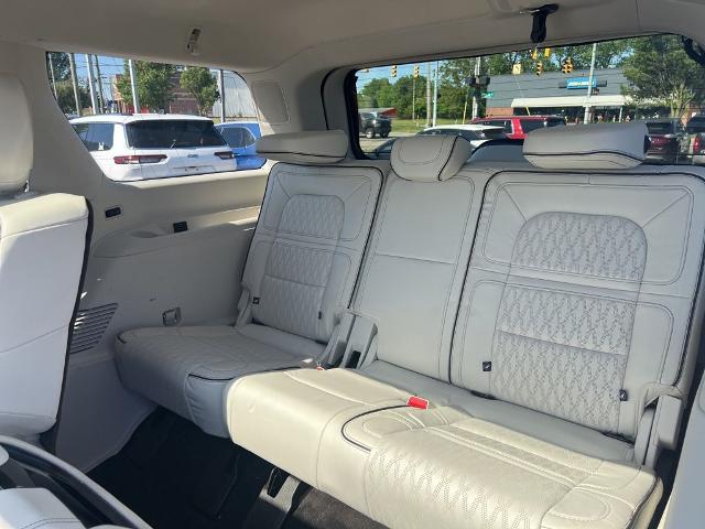 2023 Lincoln Navigator Black Label