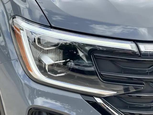 2026 Volkswagen Atlas Cross Sport SE with Technology