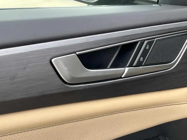 2026 Volkswagen Atlas Cross Sport SE with Technology