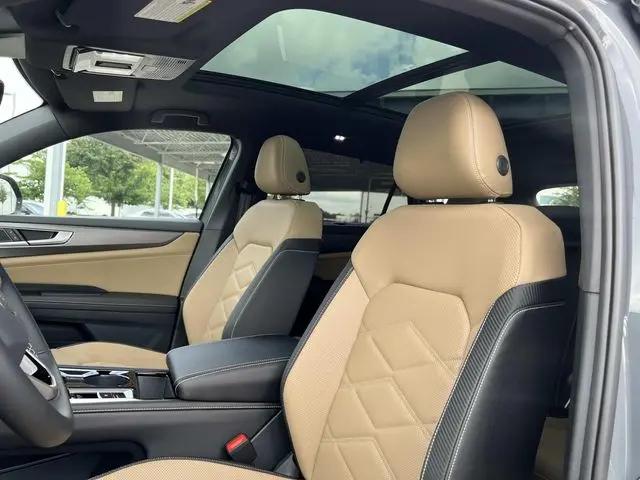 2026 Volkswagen Atlas Cross Sport SE with Technology