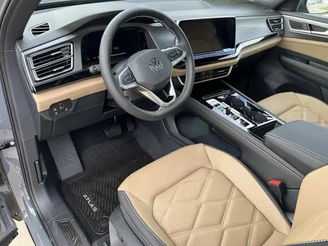 2026 Volkswagen Atlas Cross Sport SE with Technology