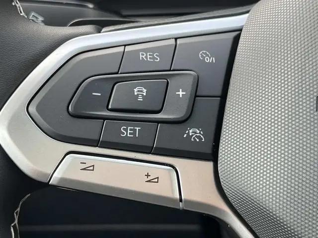 2026 Volkswagen Atlas Cross Sport SE with Technology