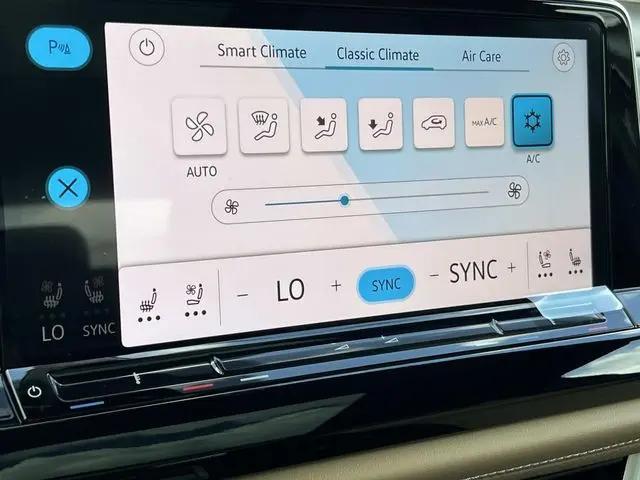 2026 Volkswagen Atlas Cross Sport SE with Technology