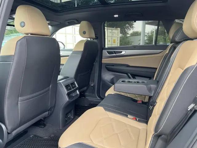 2026 Volkswagen Atlas Cross Sport SE with Technology