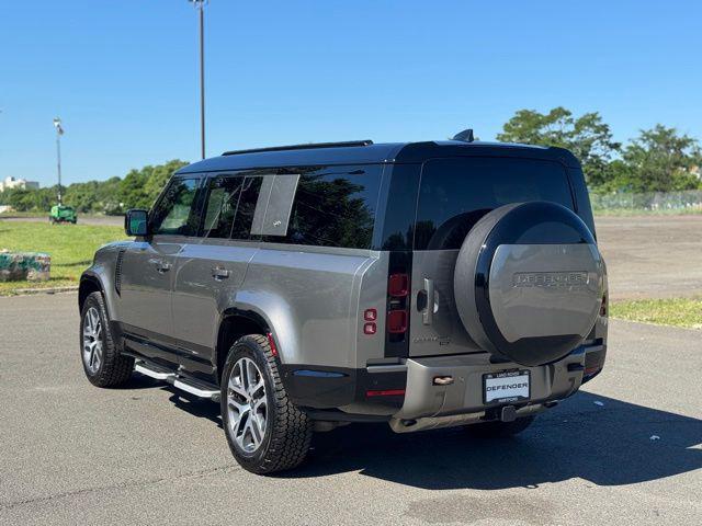 2023 Land Rover Defender 130 X-Dynamic SE