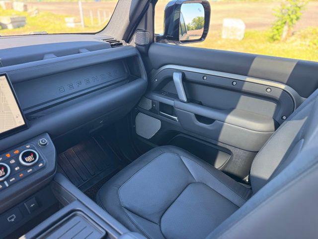 2023 Land Rover Defender 130 X-Dynamic SE