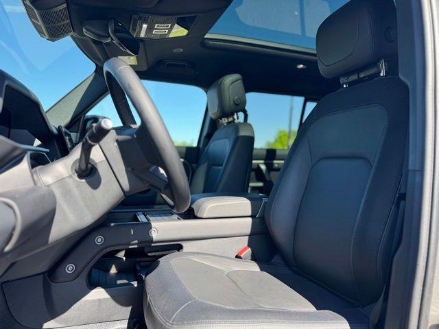 2023 Land Rover Defender 130 X-Dynamic SE