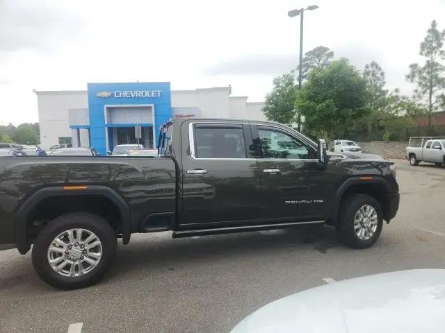 2022 GMC Sierra 2500HD 4WD Crew Cab Standard Bed Denali
