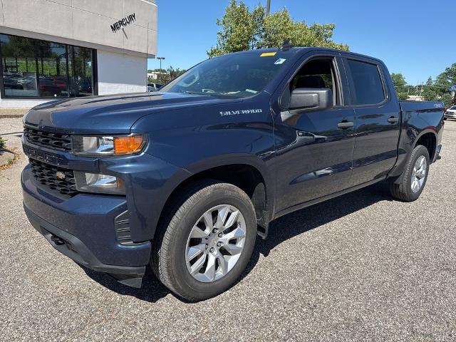 2022 Chevrolet Silverado 1500 4WD Crew Cab Short Bed Custom