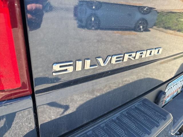 2022 Chevrolet Silverado 1500 4WD Crew Cab Short Bed Custom