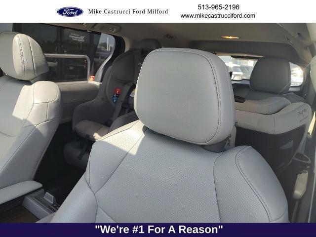 2022 Toyota Sienna XLE
