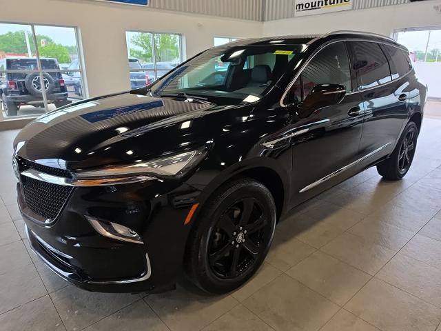 2023 Buick Enclave Essence FWD for sale in Sterling Heights, MI