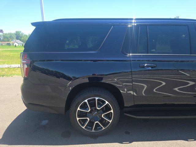 2021 Chevrolet Suburban 4WD RST