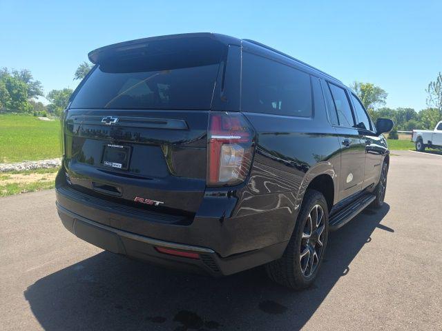 2021 Chevrolet Suburban 4WD RST
