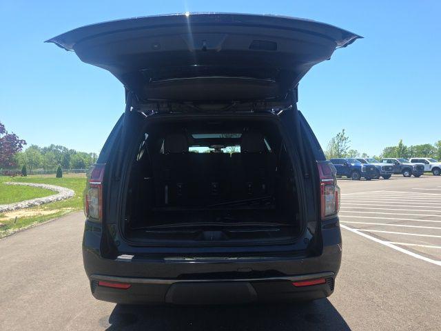 2021 Chevrolet Suburban 4WD RST