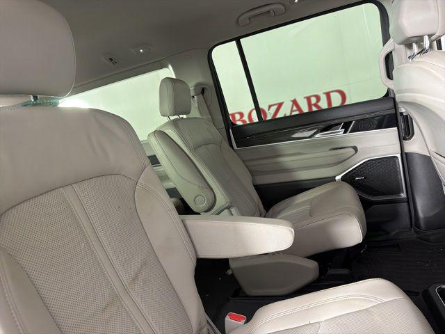 2022 Jeep Wagoneer Series III 4x2