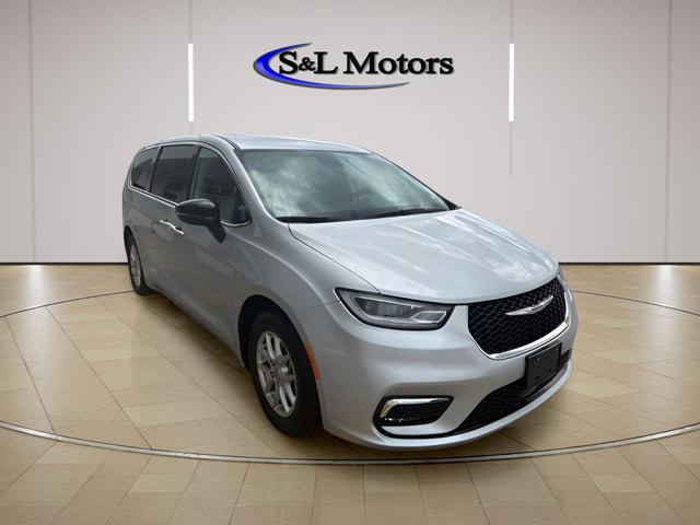 2024 Chrysler Pacifica Touring L for sale in Pulaski, WI