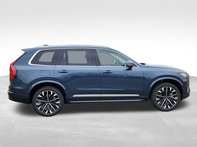 2025 Volvo XC90 B5 Plus 7-Seater