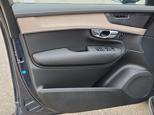 2025 Volvo XC90 B5 Plus 7-Seater