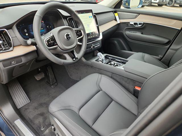 2025 Volvo XC90 B5 Plus 7-Seater