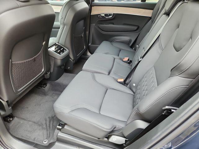 2025 Volvo XC90 B5 Plus 7-Seater