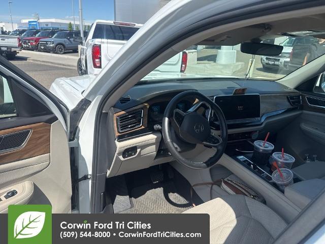 2024 Volkswagen Atlas 2.0T SE