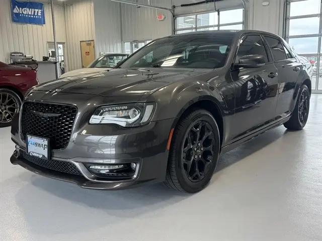 2022 Chrysler 300 Touring L AWD