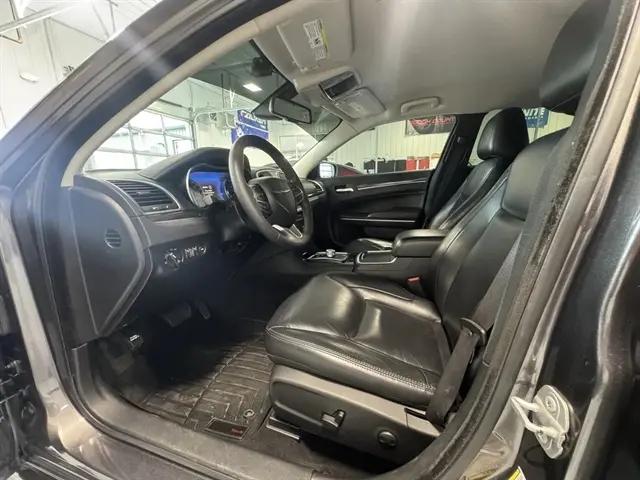 2022 Chrysler 300 Touring L AWD