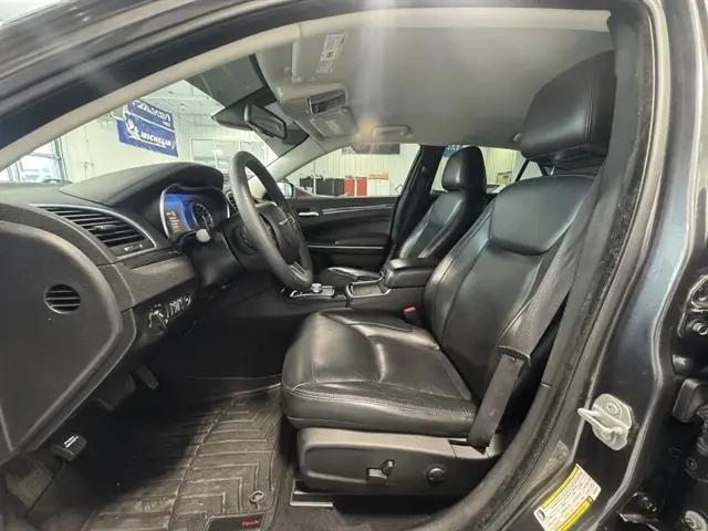 2022 Chrysler 300 Touring L AWD