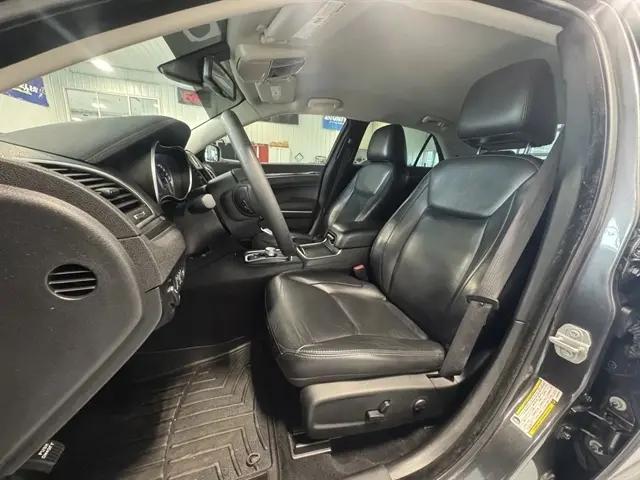 2022 Chrysler 300 Touring L AWD