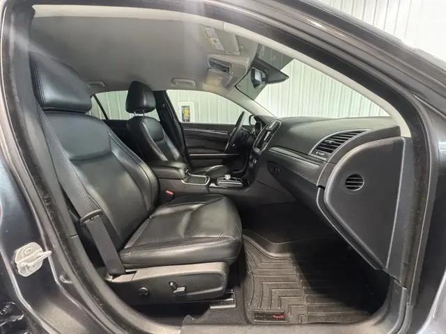 2022 Chrysler 300 Touring L AWD