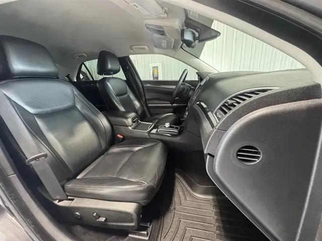 2022 Chrysler 300 Touring L AWD