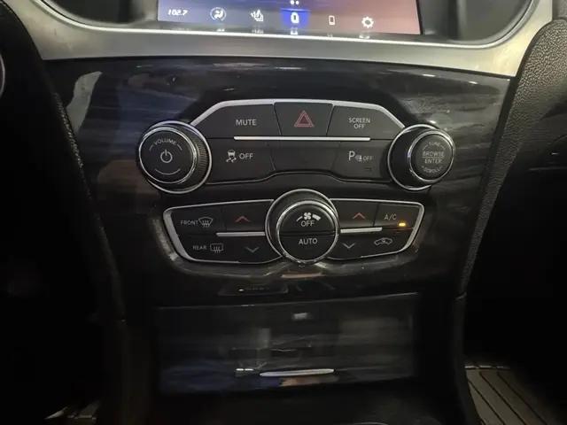 2022 Chrysler 300 Touring L AWD
