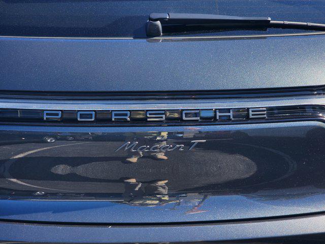 2025 Porsche Macan T