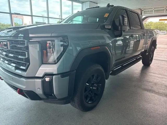 2025 GMC Sierra 2500HD 4WD Crew Cab Standard Bed AT4