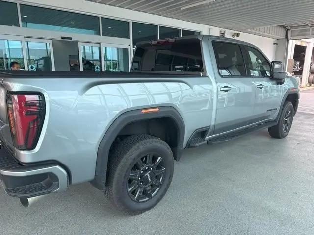 2025 GMC Sierra 2500HD 4WD Crew Cab Standard Bed AT4