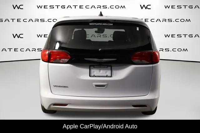2023 Chrysler Voyager LX