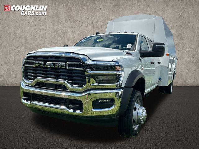 2026 RAM 5500 Chassis RAM 5500 TRADESMAN CHASSIS CREW CAB 4X4 84 CA