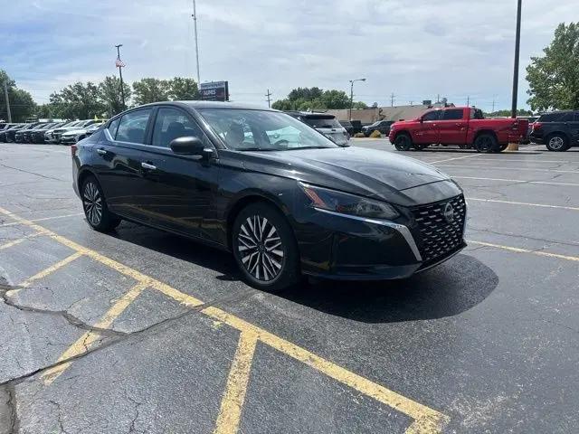 2025 Nissan Altima SV FWD for sale in Sterling, IL