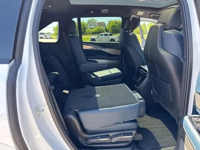 2024 Cadillac Escalade 4WD Premium Luxury