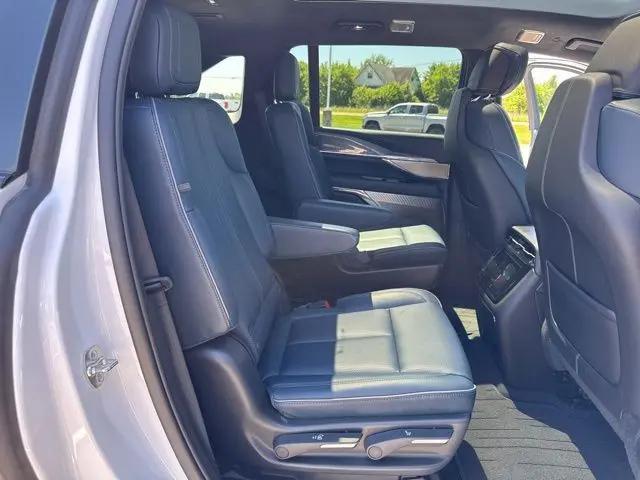 2024 Cadillac Escalade 4WD Premium Luxury