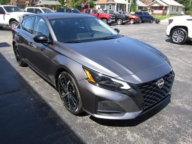 2023 Nissan Altima SR FWD