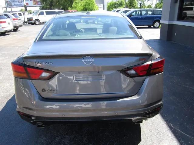 2023 Nissan Altima SR FWD