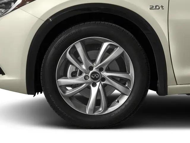 2018 INFINITI QX30 Premium