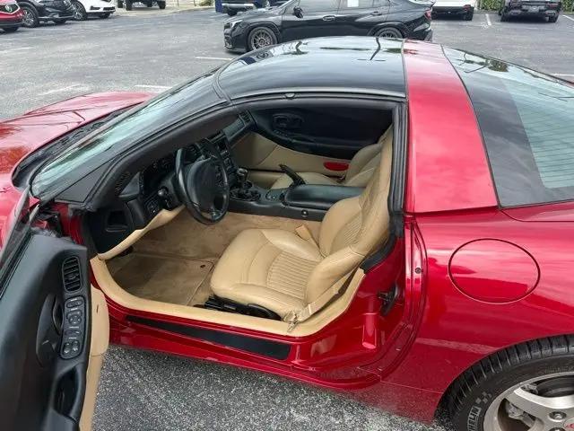 2004 Chevrolet Corvette Base
