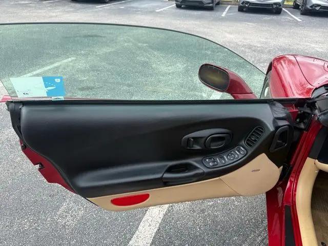 2004 Chevrolet Corvette Base